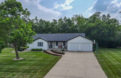 Tiny photo for 6174 Tulip Lane, Grant Park, IL 60940 (MLS # 12707951)