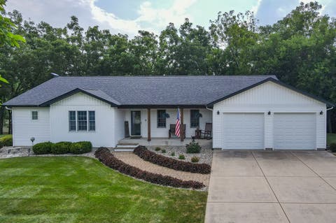 Photo of 6174 Tulip Lane, Grant Park, IL 60940 (MLS # 12707951)