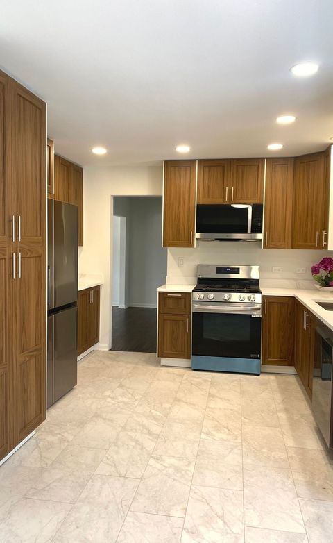 Tiny photo for 78 Downing Road, Buffalo Grove, IL 60089 (MLS # 12582867)