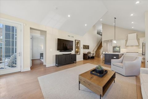 Tiny photo for 567 Hannah Lane, Hinsdale, IL 60521 (MLS # 12454552)