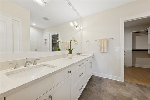 Tiny photo for 567 Hannah Lane, Hinsdale, IL 60521 (MLS # 12454552)