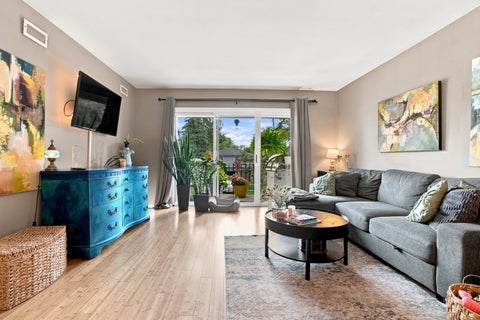 Tiny photo for 3N550 CROWN Road #10, Elmhurst, IL 60126 (MLS # 12738400)
