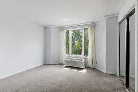 Tiny photo for 1 Renaissance Place #517, Palatine, IL 60067 (MLS # 12707014)