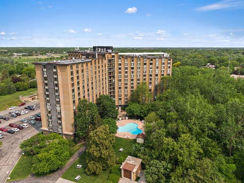 Tiny photo for 1 Renaissance Place #517, Palatine, IL 60067 (MLS # 12707014)