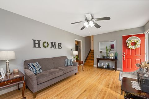 Tiny photo for 160 Surrey Lane, Crystal Lake, IL 60014 (MLS # 12473752)