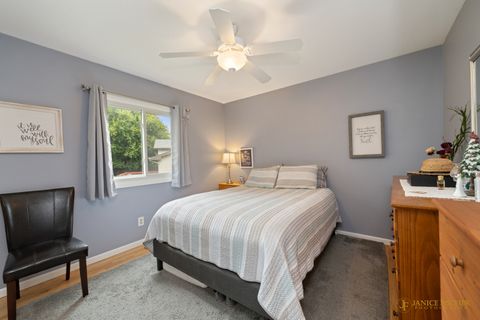 Tiny photo for 160 Surrey Lane, Crystal Lake, IL 60014 (MLS # 12473752)