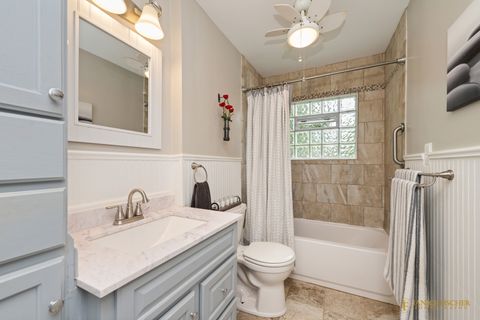 Tiny photo for 160 Surrey Lane, Crystal Lake, IL 60014 (MLS # 12473752)