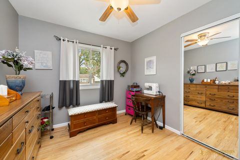 Tiny photo for 160 Surrey Lane, Crystal Lake, IL 60014 (MLS # 12473752)