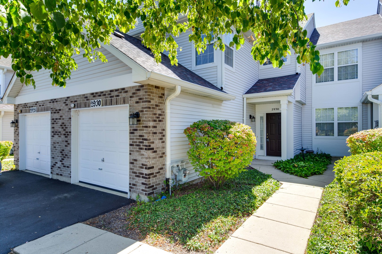 Photo 1 of 25 of 2930 Kentshire Circle townhome