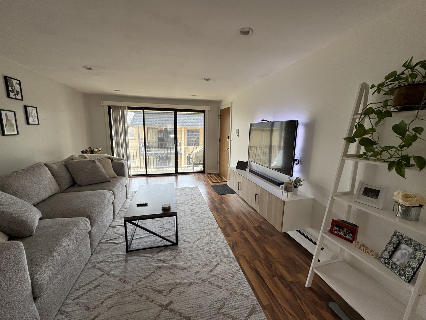 2049 N Harlem Avenue 3E