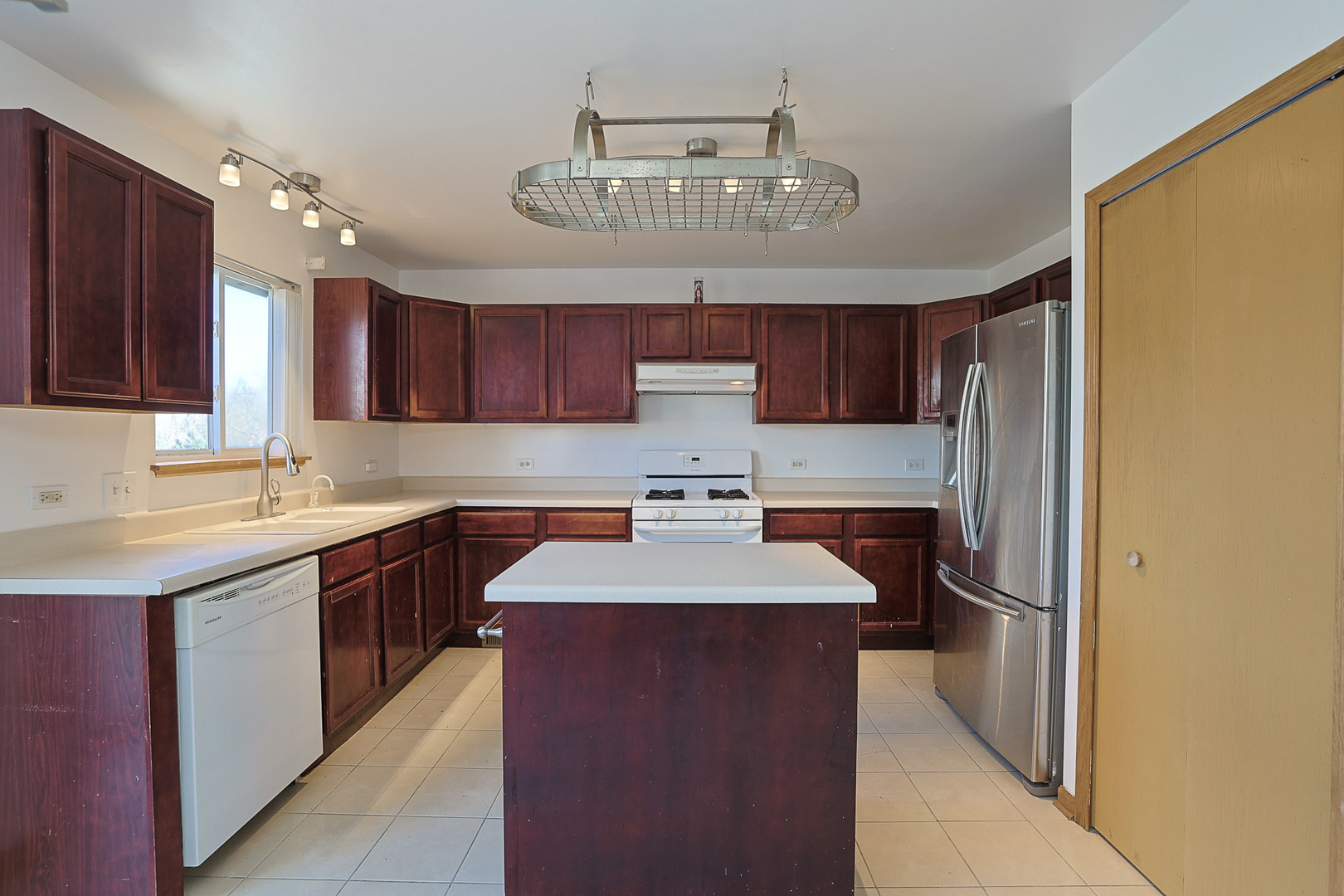 2726 W Hidden Glen Drive