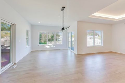 Tiny photo for 902 N Quentin Street, Palatine, IL 60067 (MLS # 12622514)