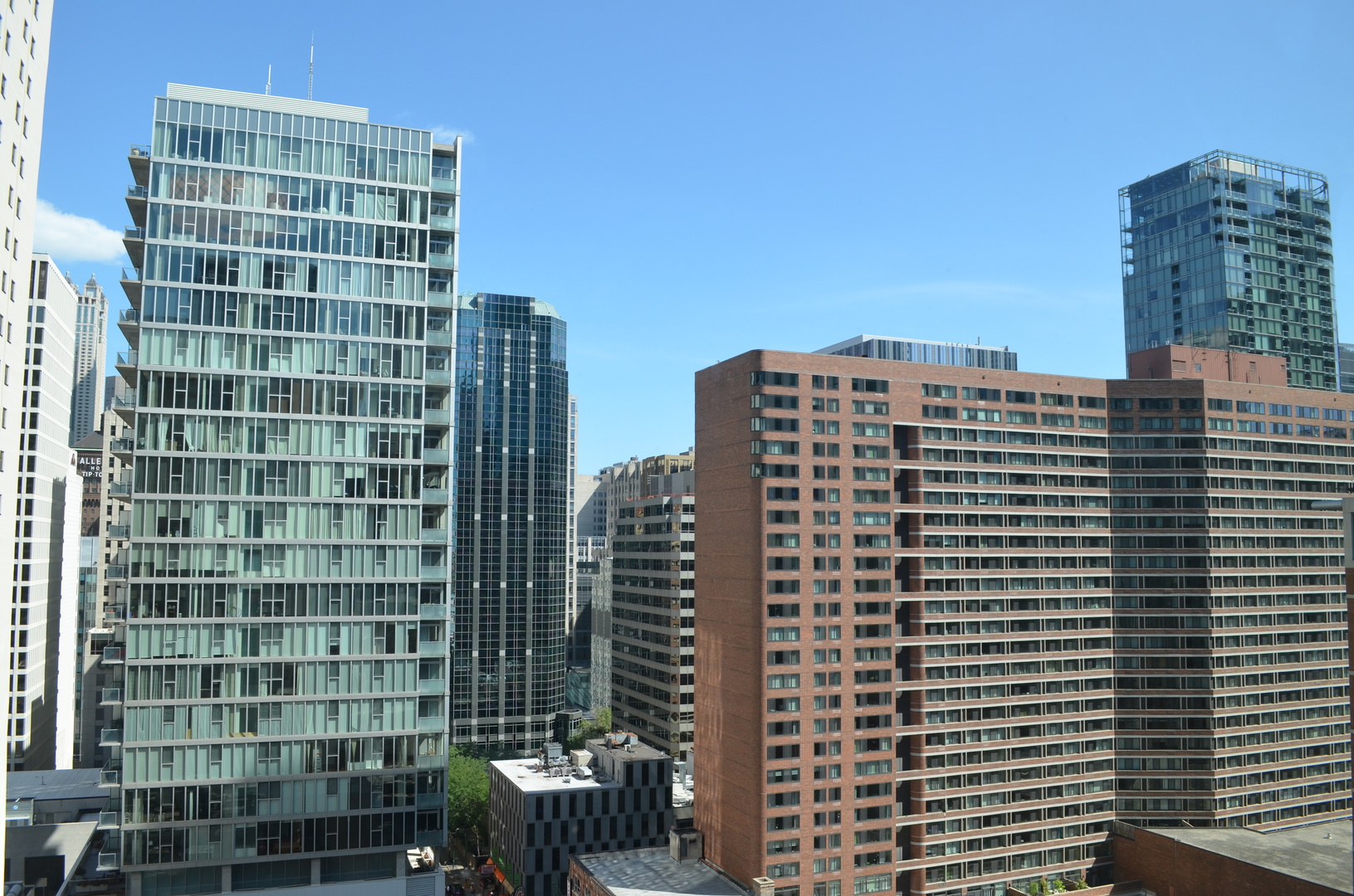 160 E Illinois Street 1605