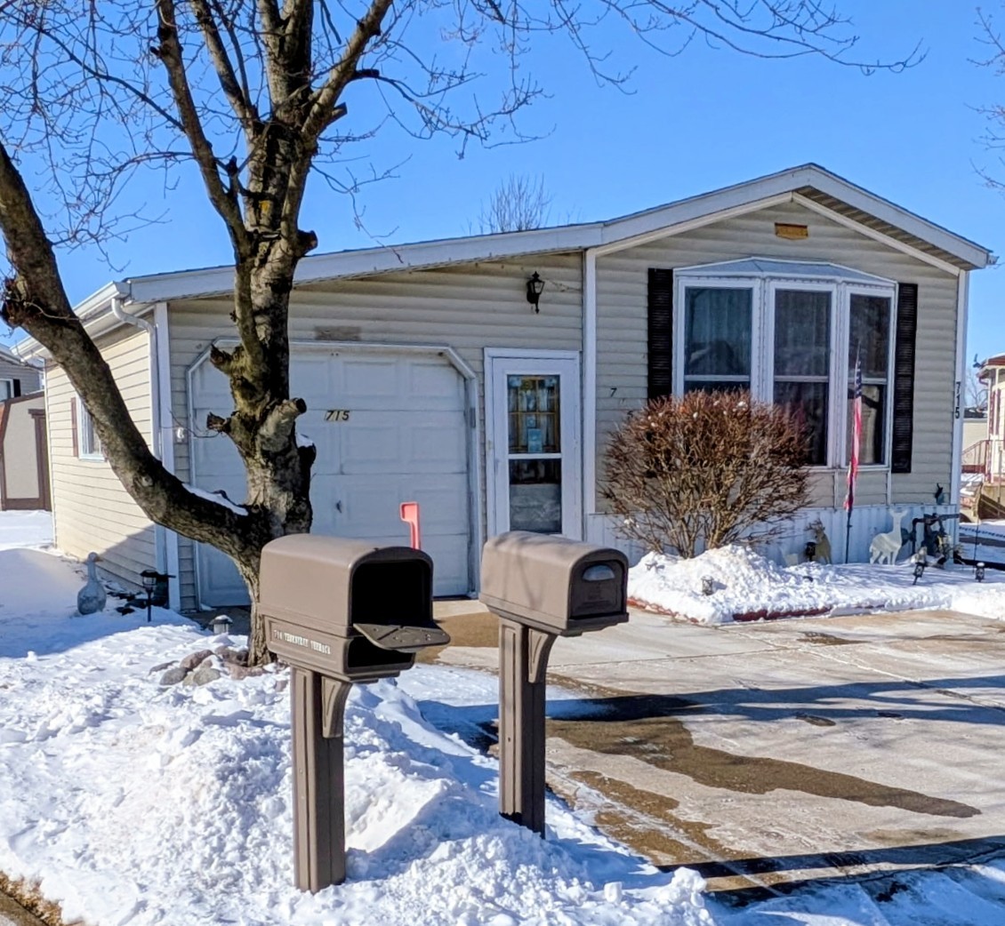 715 Thorntree Terrace