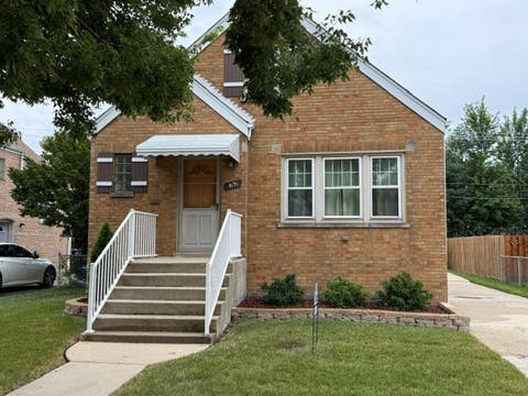 Photo of 4131 W 70TH Street, Chicago, IL 60629 (MLS # 12721726)