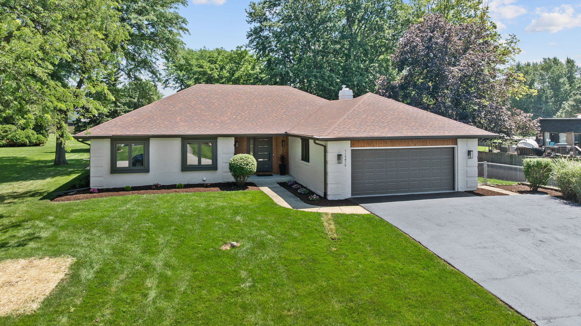 11S475 Walter Lane