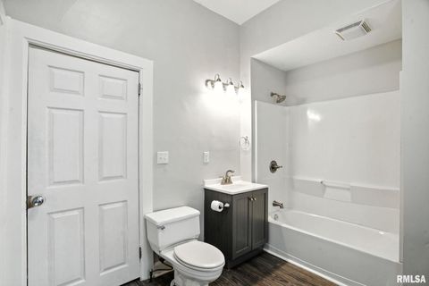 Tiny photo for 325 KIRKWOOD Boulevard, Davenport, IA 52803 (MLS # QC4267134)