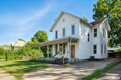 Tiny photo for 325 KIRKWOOD Boulevard, Davenport, IA 52803 (MLS # QC4267134)