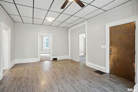 Tiny photo for 325 KIRKWOOD Boulevard, Davenport, IA 52803 (MLS # QC4267134)