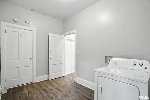 Tiny photo for 325 KIRKWOOD Boulevard, Davenport, IA 52803 (MLS # QC4267134)