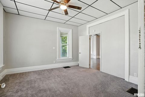 Tiny photo for 325 KIRKWOOD Boulevard, Davenport, IA 52803 (MLS # QC4267134)