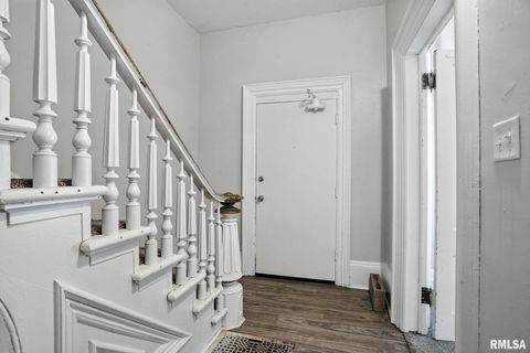 Tiny photo for 325 KIRKWOOD Boulevard, Davenport, IA 52803 (MLS # QC4267134)