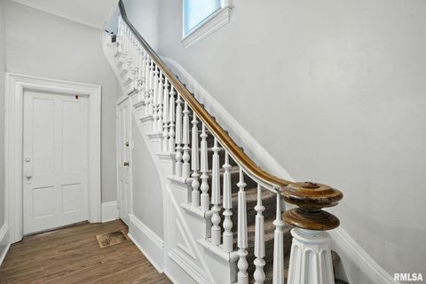 Tiny photo for 325 KIRKWOOD Boulevard, Davenport, IA 52803 (MLS # QC4267134)