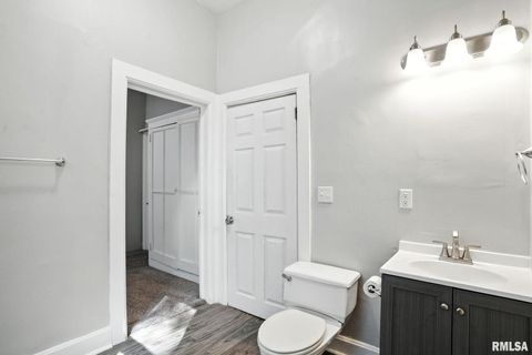 Tiny photo for 325 KIRKWOOD Boulevard, Davenport, IA 52803 (MLS # QC4267134)