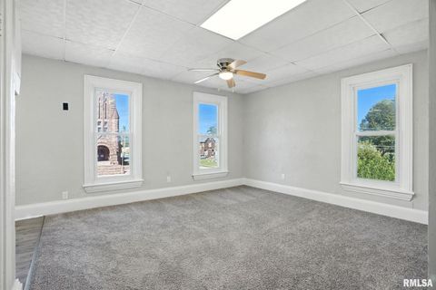 Tiny photo for 325 KIRKWOOD Boulevard, Davenport, IA 52803 (MLS # QC4267134)