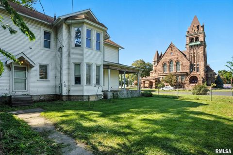 Tiny photo for 325 KIRKWOOD Boulevard, Davenport, IA 52803 (MLS # QC4267134)