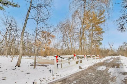 Tiny photo for 1800 Telegraph Road, Bannockburn, IL 60015 (MLS # 12524666)