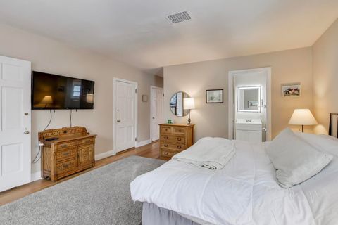 Tiny photo for 1800 Telegraph Road, Bannockburn, IL 60015 (MLS # 12524666)