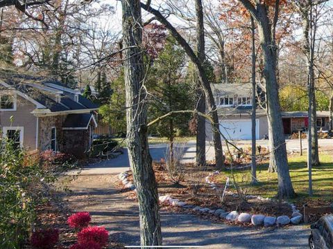 Tiny photo for 1800 Telegraph Road, Bannockburn, IL 60015 (MLS # 12524666)