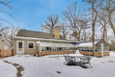 Tiny photo for 1800 Telegraph Road, Bannockburn, IL 60015 (MLS # 12524666)