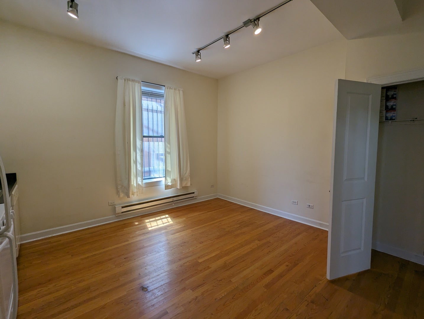 4715 N Sheridan Road 11S