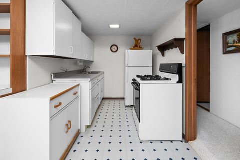 Tiny photo for 3709 9th Avenue, Moline, IL 61265 (MLS # 12566210)