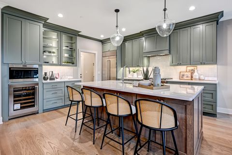 Tiny photo for 131 Harding Court, Glen Ellyn, IL 60137 (MLS # 12539403)