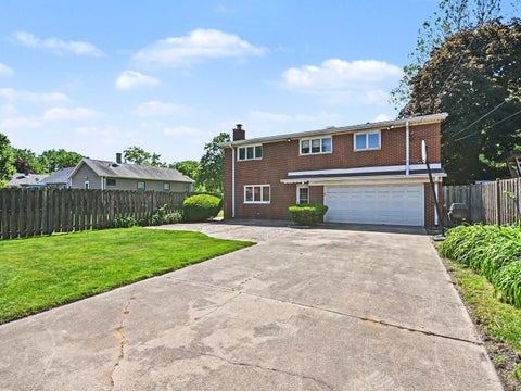 Tiny photo for 14107 S Mackinaw Avenue S, Burnham, IL 60633 (MLS # 12657453)