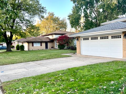 Tiny photo for 15737 Dante Drive, South Holland, IL 60473 (MLS # 12499343)