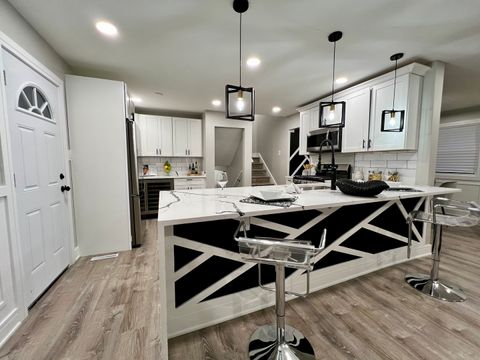 Tiny photo for 15737 Dante Drive, South Holland, IL 60473 (MLS # 12499343)