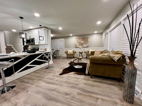 Tiny photo for 15737 Dante Drive, South Holland, IL 60473 (MLS # 12499343)