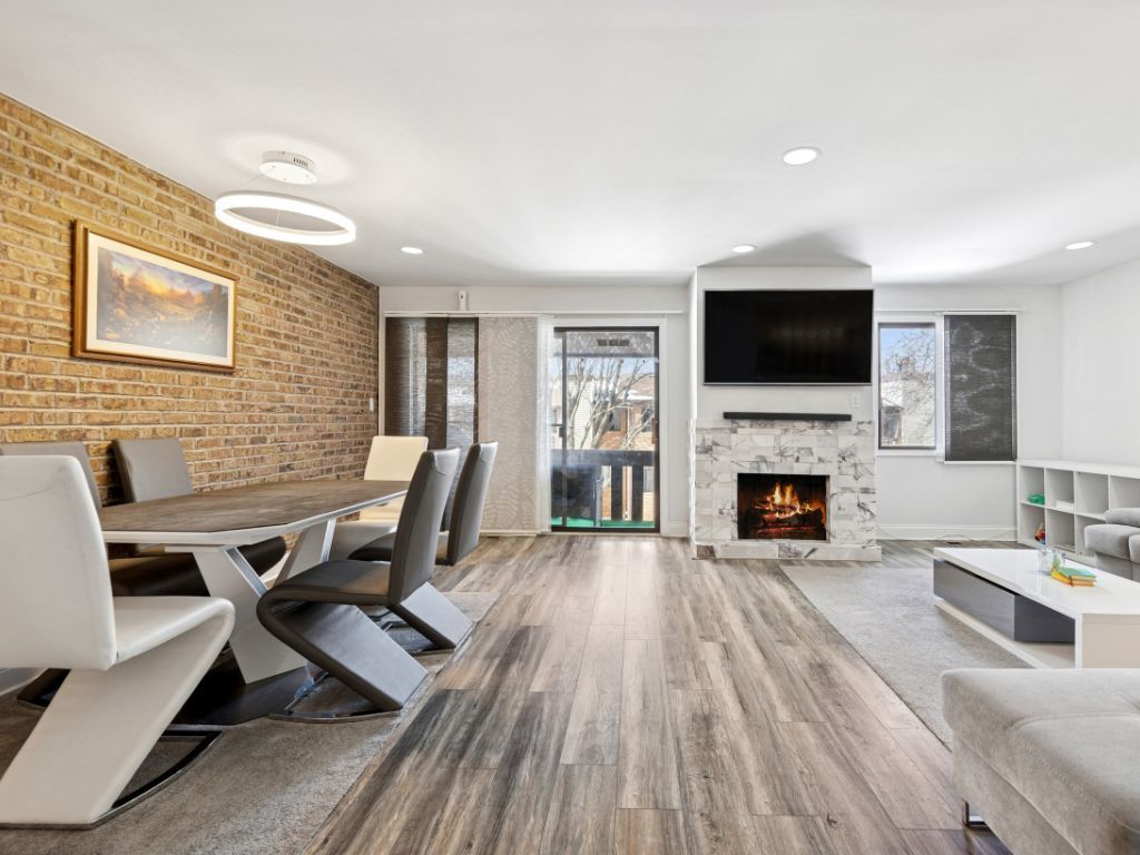 320 Sheridan Drive 2C