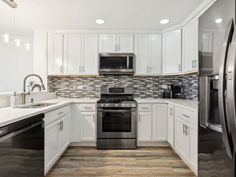 Tiny photo for 320 Sheridan Drive #2C, Willowbrook, IL 60527 (MLS # 12551200)