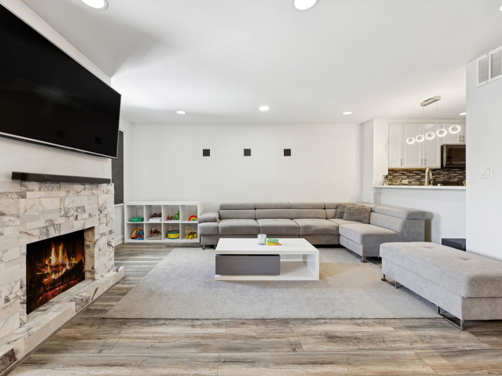 320 Sheridan Drive 2C