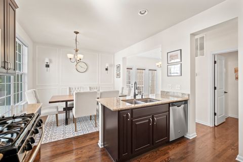 Tiny photo for 1519 E Arbor Lane, Arlington Heights, IL 60004 (MLS # 12492283)