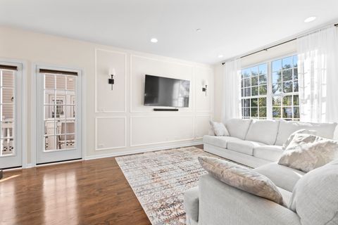 Tiny photo for 1519 E Arbor Lane, Arlington Heights, IL 60004 (MLS # 12492283)