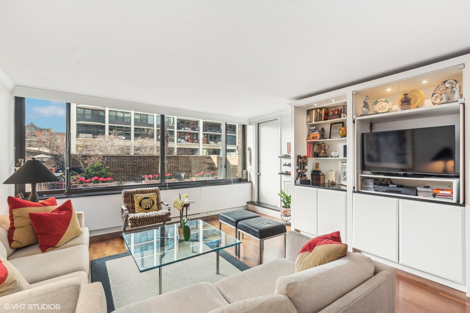 1555 N Sandburg Terrace 115K