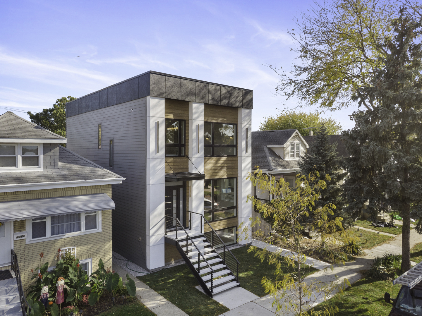 4959 N Merrimac Avenue