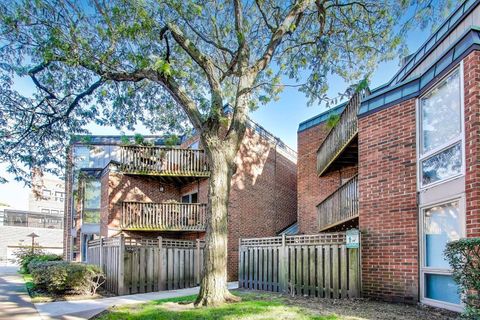 Photo of 2045 N LARRABEE Street #7106, Chicago, IL 60614 (MLS # 12471688)