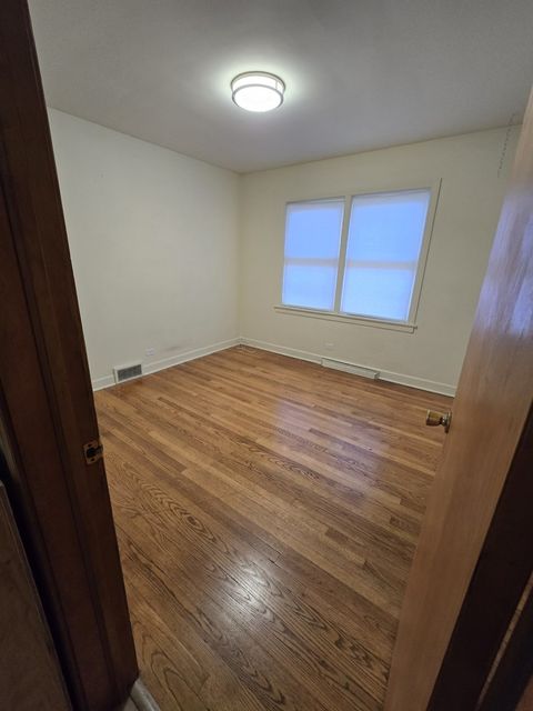 Tiny photo for 5750 W Leland Avenue, Chicago, IL 60630 (MLS # 12525259)